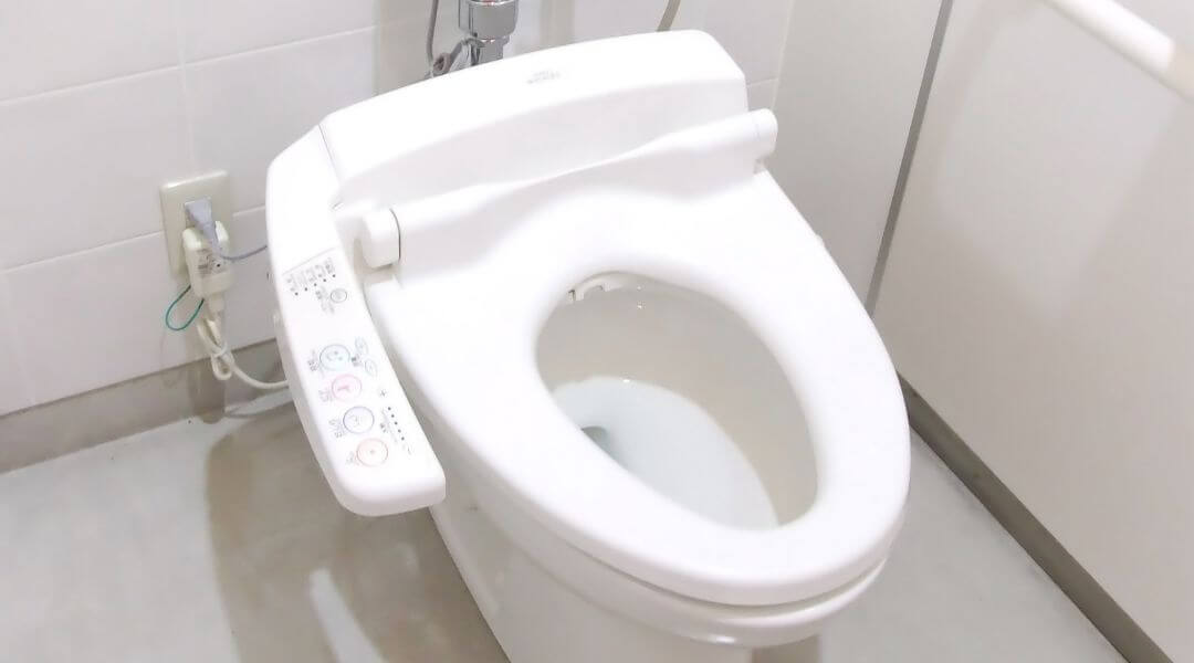 災害用トイレは、必ず「トイレの部屋の中」に備えるべき理由